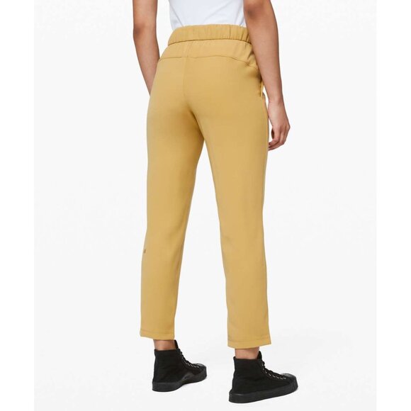 Lululemon On the Fly 7/8 Pant Size 4 Vintage Gold Mustard Yellow Woven - Picture 5 of 10